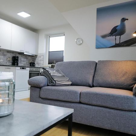 Ferienwohnungen Meerfarbig Zingst - Haustierfrei -Terrasse Mit Strandkorb Oder Balkon - E-Ladesaeule - Parkplatz - Wlan - Fahrradschuppen - Waschtrockner - Ruhig Und Zentral - Nichtraucher Екстер'єр фото