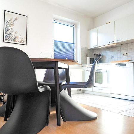 Ferienwohnungen Meerfarbig Zingst - Haustierfrei -Terrasse Mit Strandkorb Oder Balkon - E-Ladesaeule - Parkplatz - Wlan - Fahrradschuppen - Waschtrockner - Ruhig Und Zentral - Nichtraucher Екстер'єр фото
