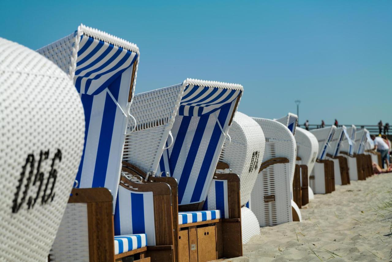 Ferienwohnungen Meerfarbig Zingst - Haustierfrei -Terrasse Mit Strandkorb Oder Balkon - E-Ladesaeule - Parkplatz - Wlan - Fahrradschuppen - Waschtrockner - Ruhig Und Zentral - Nichtraucher Екстер'єр фото