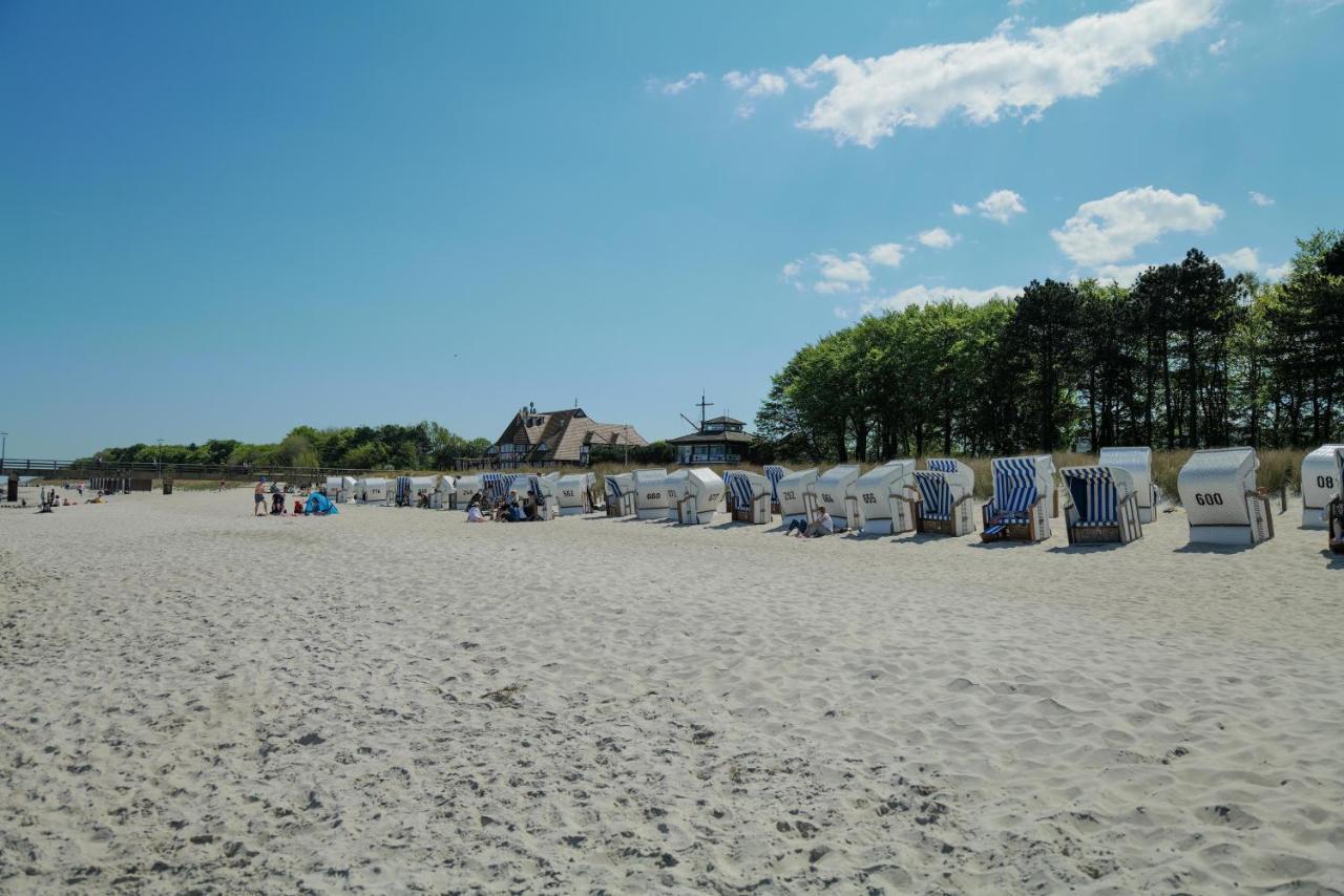 Ferienwohnungen Meerfarbig Zingst - Haustierfrei -Terrasse Mit Strandkorb Oder Balkon - E-Ladesaeule - Parkplatz - Wlan - Fahrradschuppen - Waschtrockner - Ruhig Und Zentral - Nichtraucher Екстер'єр фото