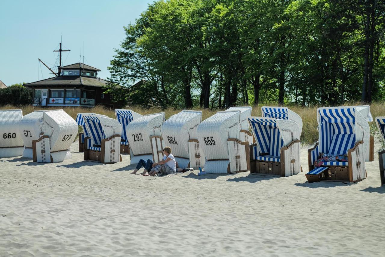 Ferienwohnungen Meerfarbig Zingst - Haustierfrei -Terrasse Mit Strandkorb Oder Balkon - E-Ladesaeule - Parkplatz - Wlan - Fahrradschuppen - Waschtrockner - Ruhig Und Zentral - Nichtraucher Екстер'єр фото