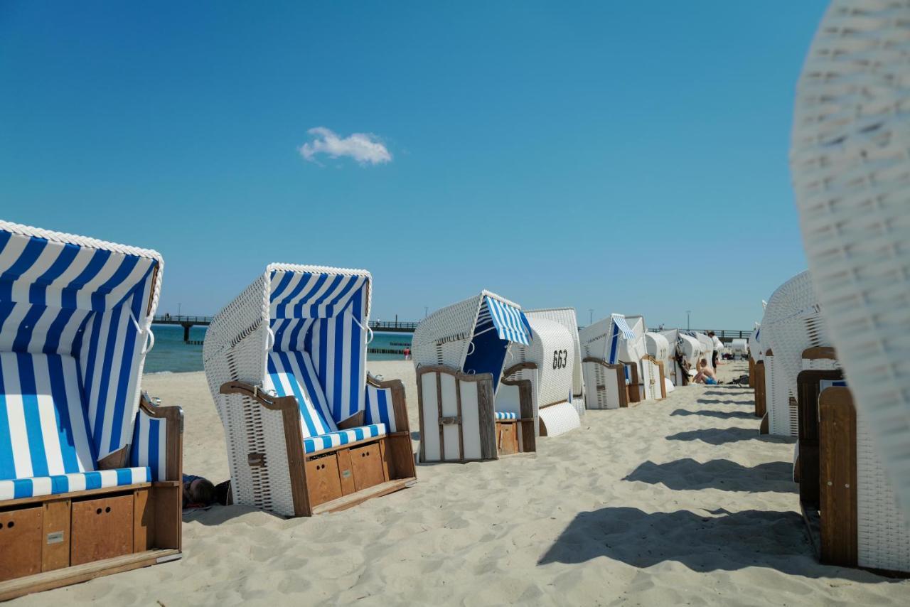 Ferienwohnungen Meerfarbig Zingst - Haustierfrei -Terrasse Mit Strandkorb Oder Balkon - E-Ladesaeule - Parkplatz - Wlan - Fahrradschuppen - Waschtrockner - Ruhig Und Zentral - Nichtraucher Екстер'єр фото