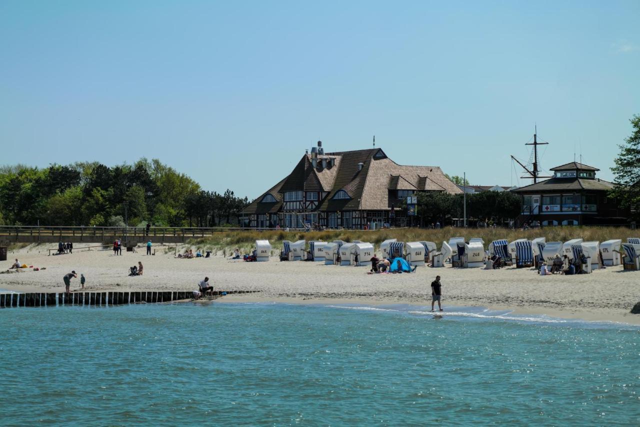 Ferienwohnungen Meerfarbig Zingst - Haustierfrei -Terrasse Mit Strandkorb Oder Balkon - E-Ladesaeule - Parkplatz - Wlan - Fahrradschuppen - Waschtrockner - Ruhig Und Zentral - Nichtraucher Екстер'єр фото
