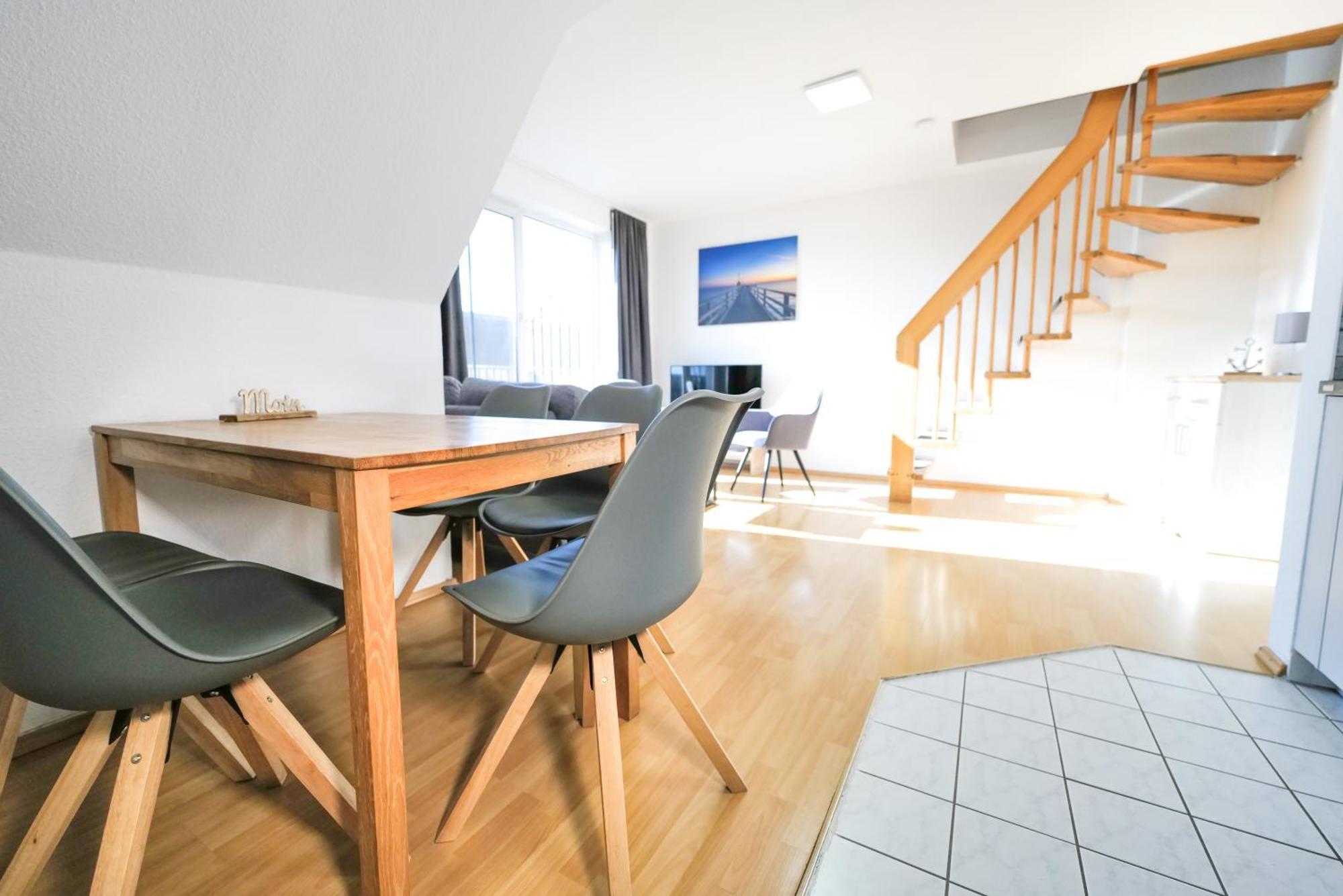 Ferienwohnungen Meerfarbig Zingst - Haustierfrei -Terrasse Mit Strandkorb Oder Balkon - E-Ladesaeule - Parkplatz - Wlan - Fahrradschuppen - Waschtrockner - Ruhig Und Zentral - Nichtraucher Екстер'єр фото