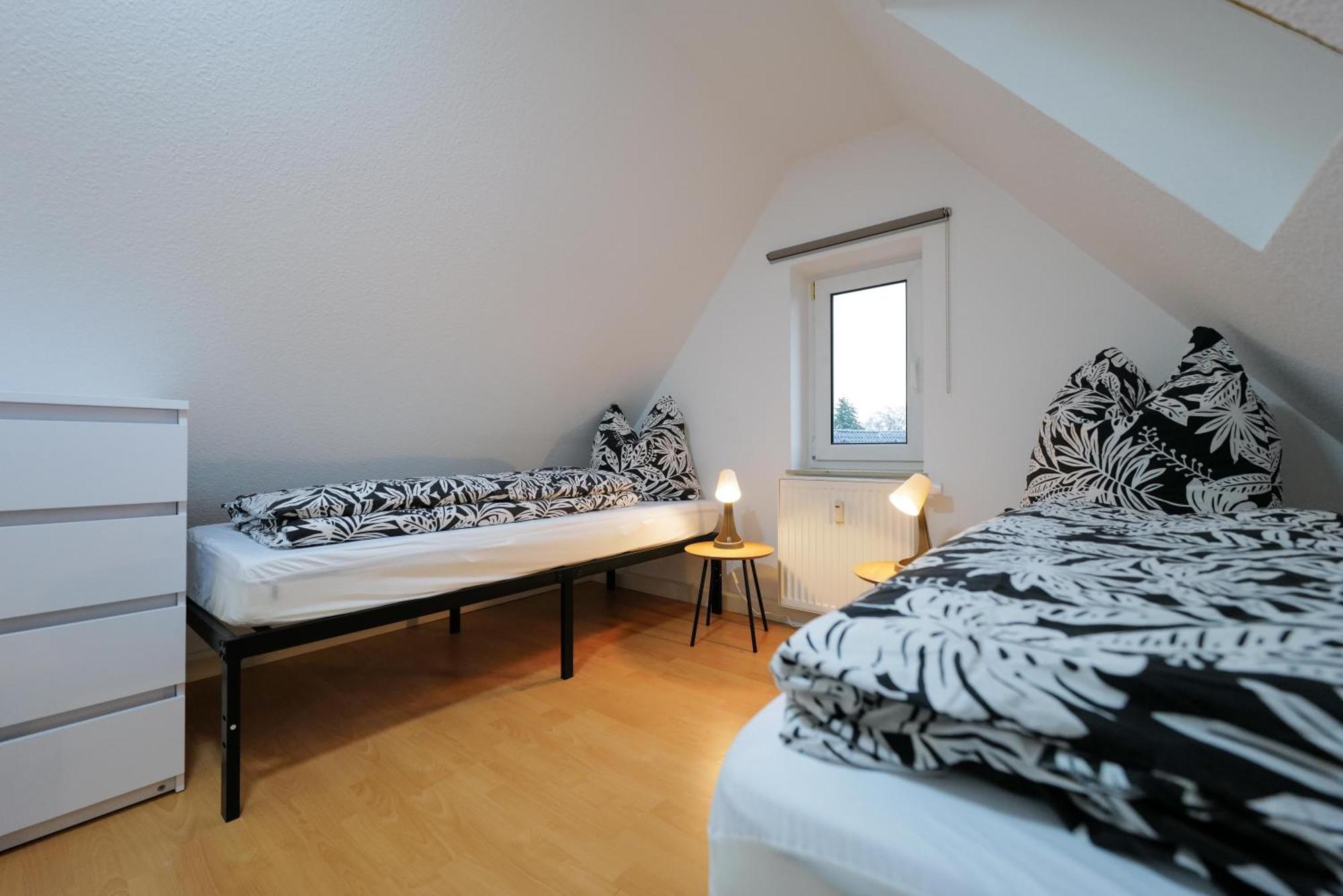 Ferienwohnungen Meerfarbig Zingst - Haustierfrei -Terrasse Mit Strandkorb Oder Balkon - E-Ladesaeule - Parkplatz - Wlan - Fahrradschuppen - Waschtrockner - Ruhig Und Zentral - Nichtraucher Екстер'єр фото