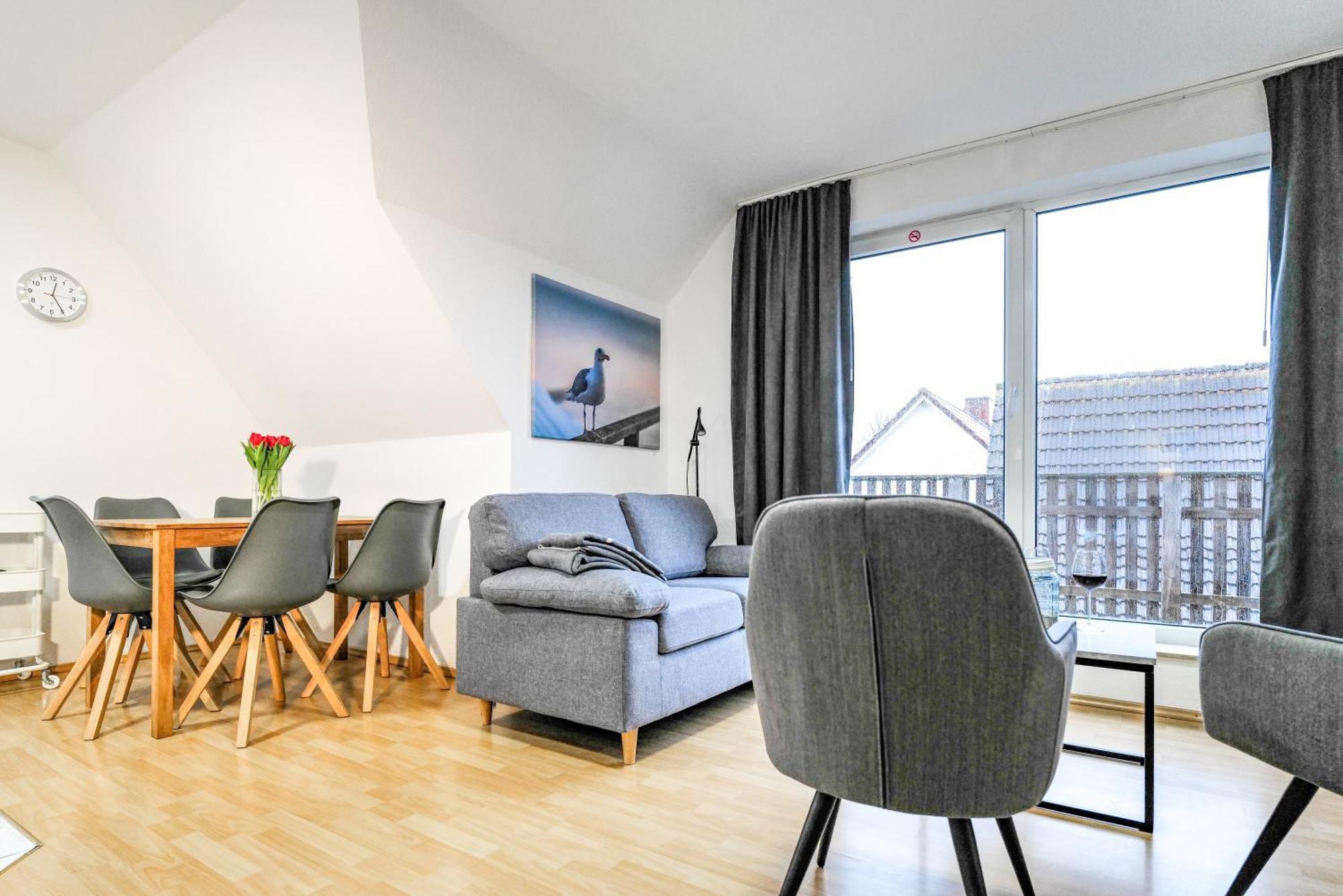Ferienwohnungen Meerfarbig Zingst - Haustierfrei -Terrasse Mit Strandkorb Oder Balkon - E-Ladesaeule - Parkplatz - Wlan - Fahrradschuppen - Waschtrockner - Ruhig Und Zentral - Nichtraucher Екстер'єр фото